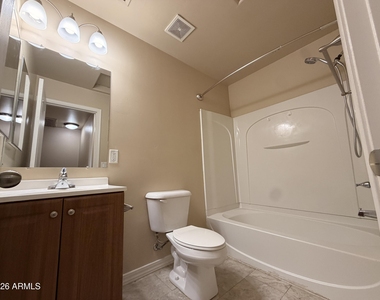 17402 N 19th Avenue - Photo Thumbnail 10