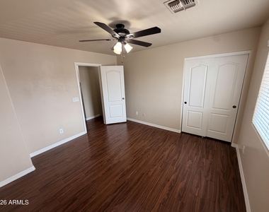 17402 N 19th Avenue - Photo Thumbnail 9