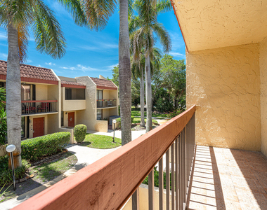 769 Se 1st Way - Photo Thumbnail 4
