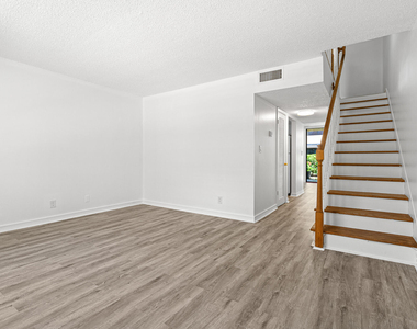 769 Se 1st Way - Photo Thumbnail 10