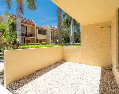 769 Se 1st Way - Photo Thumbnail 3
