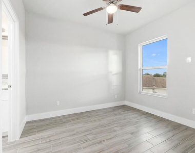 1351 Sw Don Court - Photo Thumbnail 25