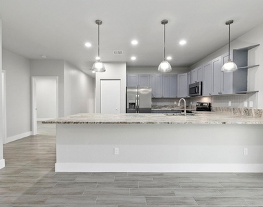 1351 Sw Don Court - Photo Thumbnail 4