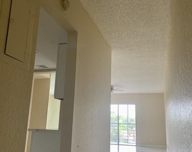 4364 Nw 9th Avenue - Photo Thumbnail 8