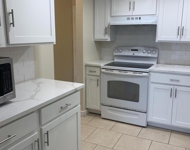4364 Nw 9th Avenue - Photo Thumbnail 4