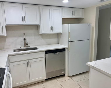 4364 Nw 9th Avenue - Photo Thumbnail 3