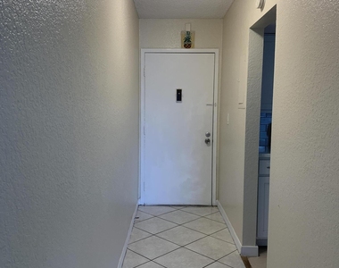 4364 Nw 9th Avenue - Photo Thumbnail 16