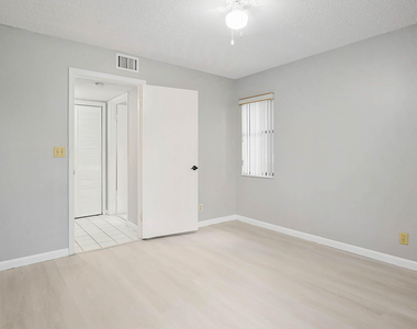 7593 Tahiti Lane - Photo Thumbnail 19