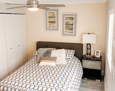 5155 E Sabal Palm Boulevard - Photo Thumbnail 15