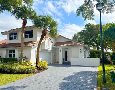 2252 Nw 53rd Street - Photo Thumbnail 1
