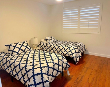 2252 Nw 53rd Street - Photo Thumbnail 19