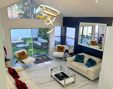 2252 Nw 53rd Street - Photo Thumbnail 13