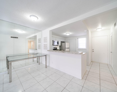 501 Ne 14th Avenue - Photo Thumbnail 7