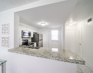 501 Ne 14th Avenue - Photo Thumbnail 8