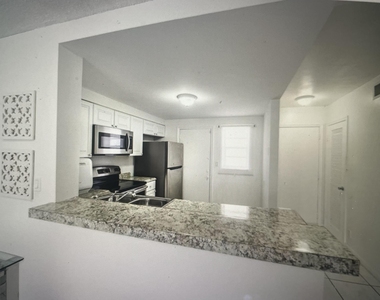 501 Ne 14th Avenue - Photo Thumbnail 1