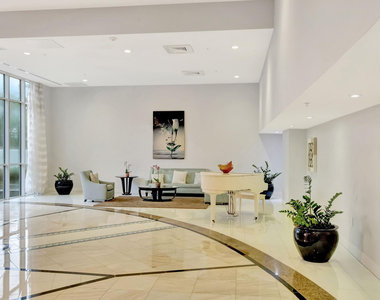 6301 Collins Avenue - Photo Thumbnail 8