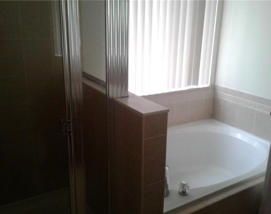 1752 Sw Airoso Boulevard - Photo Thumbnail 7