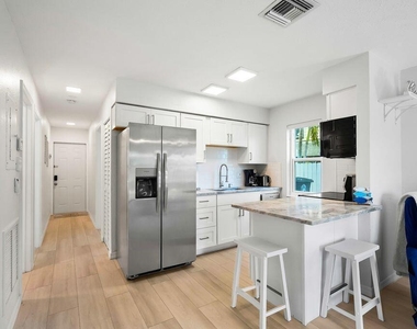 336 Hernando Street - Photo Thumbnail 2