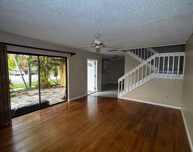 1302 Nebraska Avenue - Photo Thumbnail 3
