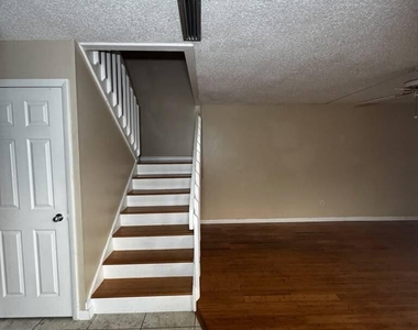 1302 Nebraska Avenue - Photo Thumbnail 2