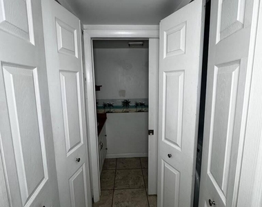 1302 Nebraska Avenue - Photo Thumbnail 7