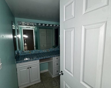 1302 Nebraska Avenue - Photo Thumbnail 17