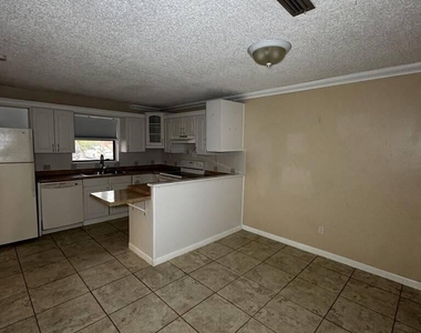1302 Nebraska Avenue - Photo Thumbnail 6