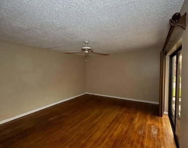 1302 Nebraska Avenue - Photo Thumbnail 4