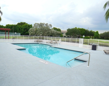 12620 Vista Isles Drive - Photo Thumbnail 10
