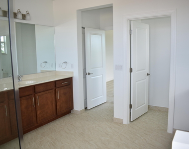 8865 Kingsmoor Way - Photo Thumbnail 18