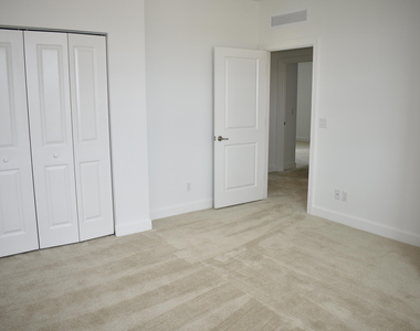 8865 Kingsmoor Way - Photo Thumbnail 13