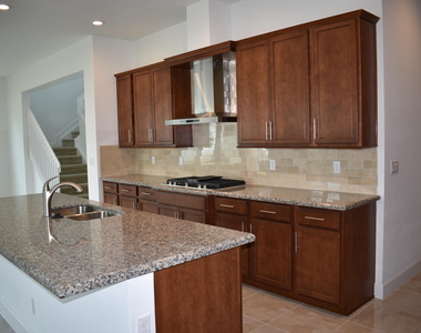 8865 Kingsmoor Way - Photo Thumbnail 2
