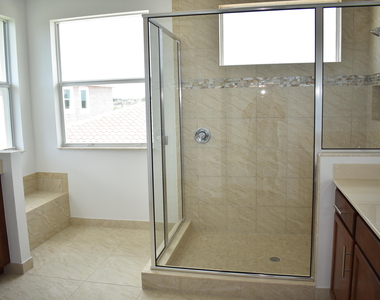 8865 Kingsmoor Way - Photo Thumbnail 16