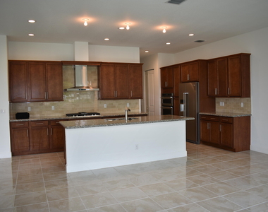 8865 Kingsmoor Way - Photo Thumbnail 5
