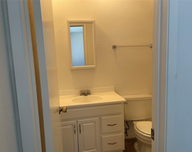 7533 Parkwood Lane - Photo Thumbnail 10