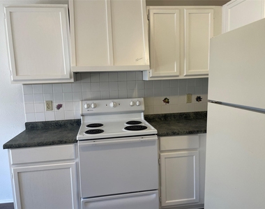 7533 Parkwood Lane - Photo Thumbnail 8