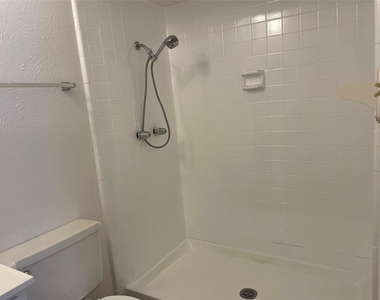 7533 Parkwood Lane - Photo Thumbnail 9