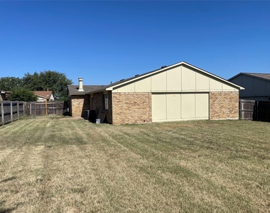 7533 Parkwood Lane - Photo Thumbnail 1