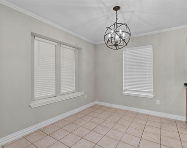 421 W Windsor Drive - Photo Thumbnail 3