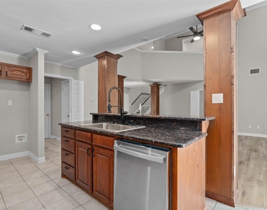 421 W Windsor Drive - Photo Thumbnail 5
