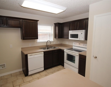 856 Mccully Street - Photo Thumbnail 7