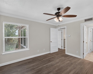 9170 Forest Lane - Photo Thumbnail 11