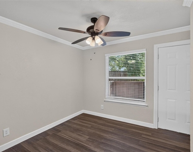 9170 Forest Lane - Photo Thumbnail 18