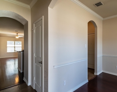 472 Northbrook Avenue - Photo Thumbnail 6