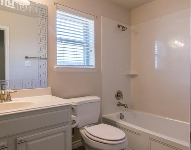 472 Northbrook Avenue - Photo Thumbnail 26