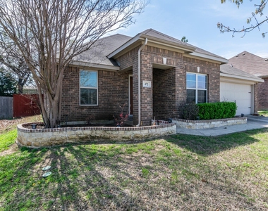 472 Northbrook Avenue - Photo Thumbnail 2