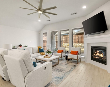 3040 Pedigree Court - Photo Thumbnail 18