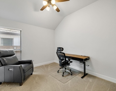 3040 Pedigree Court - Photo Thumbnail 10