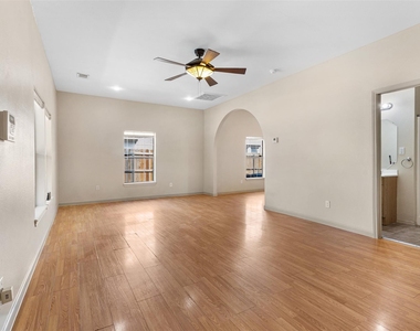 1235 E Leuda Street - Photo Thumbnail 2
