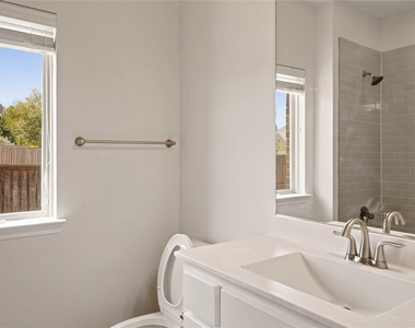 4524 Del Rey Avenue - Photo Thumbnail 17